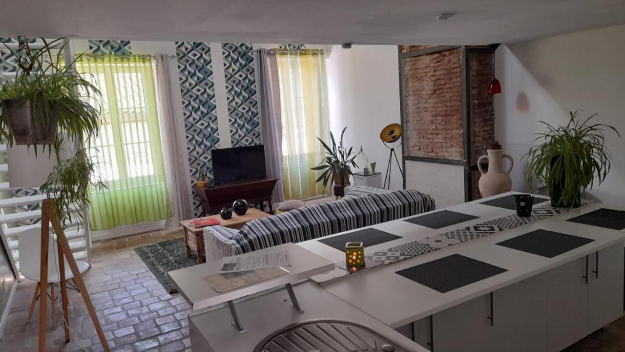 Tournus Castrum Romain- Loft 90M2 - 3 Etoiles - Petit Box Velo - 5Mn Autoroute Esterno foto